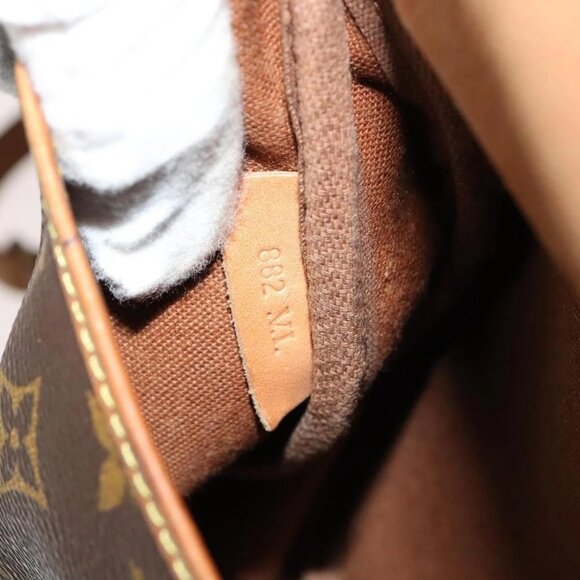 LOUIS VUITTON Monogram Saumur 30 Shoulder Bag M42256 LV Auth 115416 - Picture 10 of 16